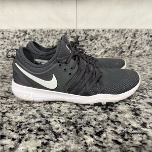Women’s Nike Free Run Sneakers